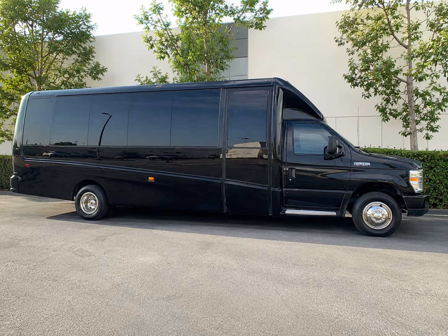 find transportation for your next bachelor or bachelorette party 3