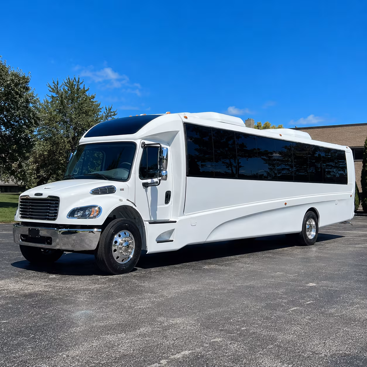 long beach 18 passenger minibus