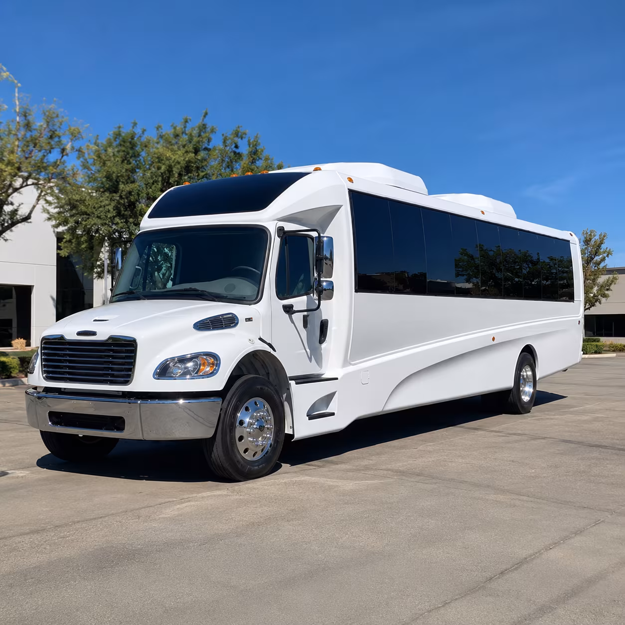long beach 28 passenger minibus