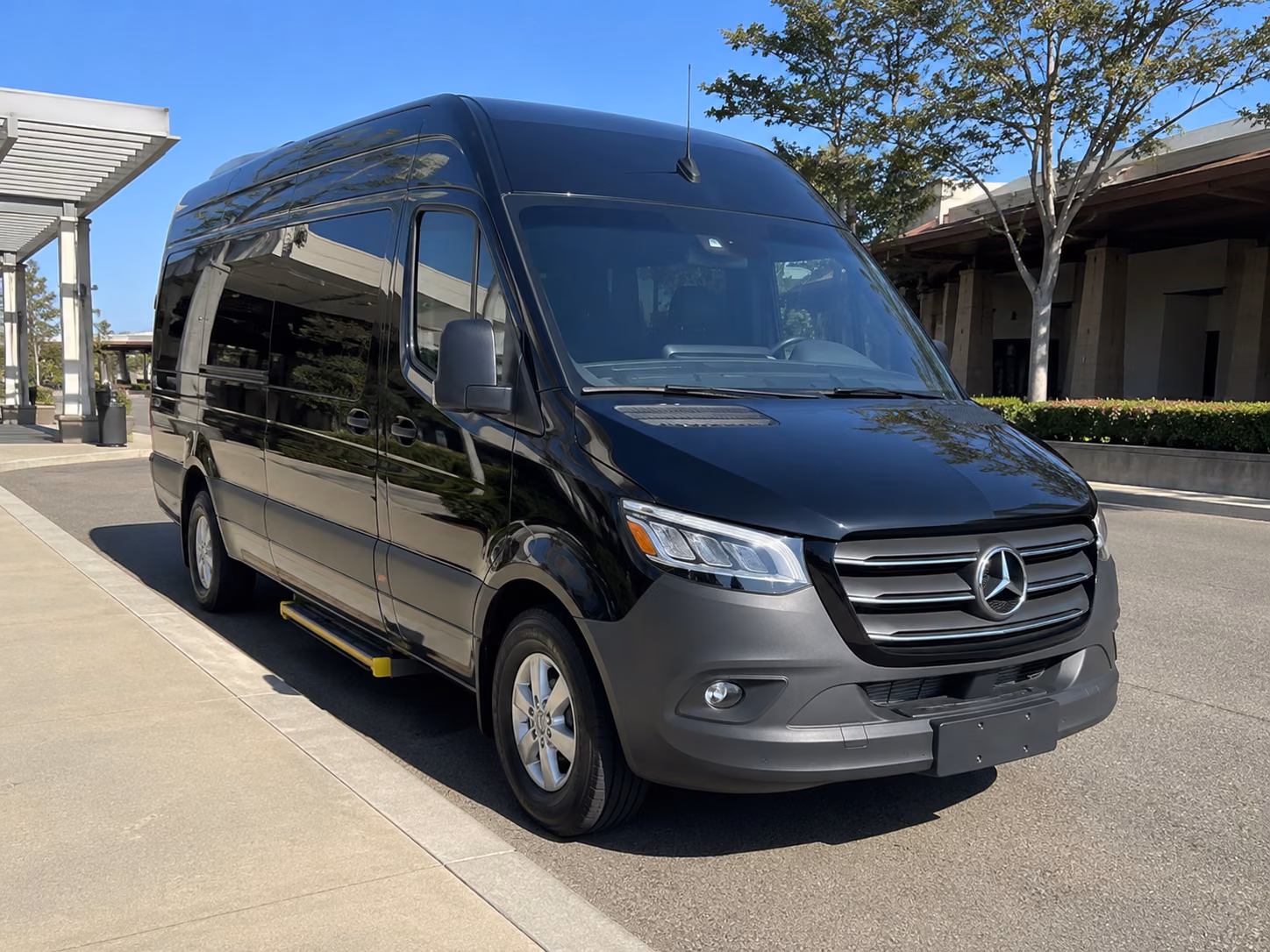 sprinter vans and minibuses for executive transportation in long beach